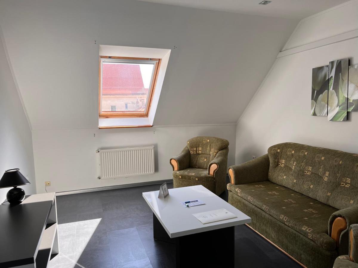 Dependance Patriot Trnava Otel Dış mekan fotoğraf