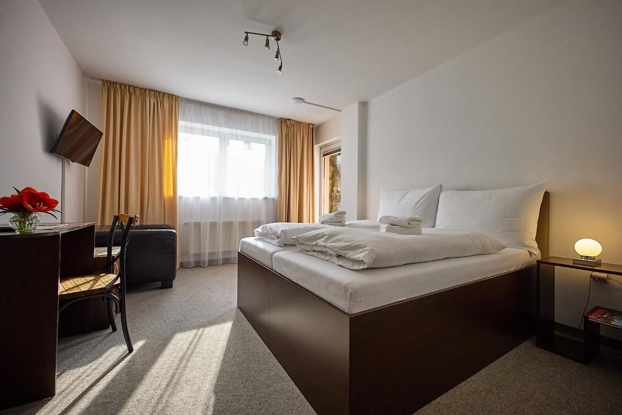 Dependance Patriot Trnava Otel Dış mekan fotoğraf