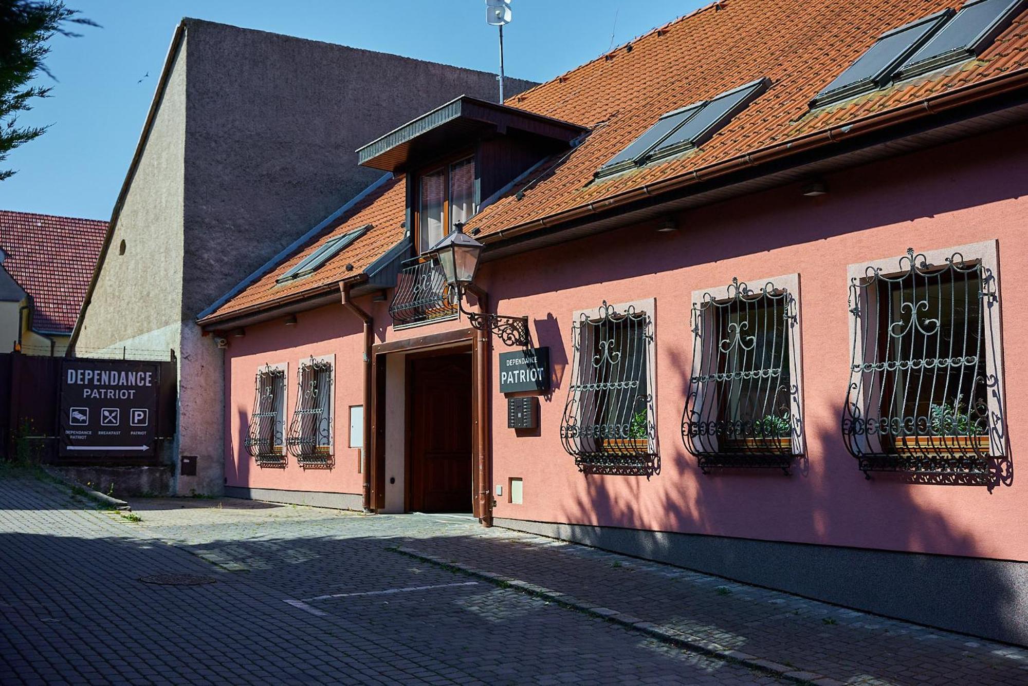 Dependance Patriot Trnava Otel Dış mekan fotoğraf