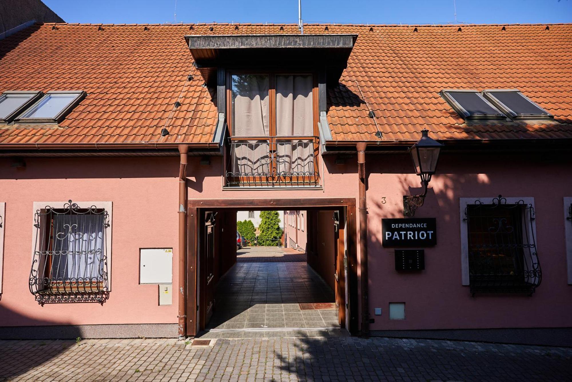 Dependance Patriot Trnava Otel Dış mekan fotoğraf